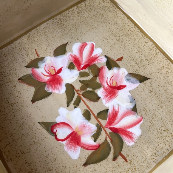 Temptations Presentable Ovenware, tan and red casserole dish. Great condition - Picture 5 of 7